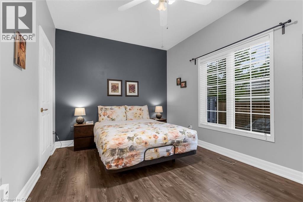 149 SILVERBIRCH Boulevard - 18