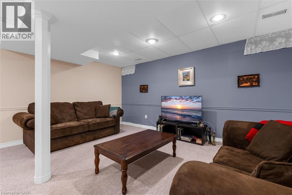 149 SILVERBIRCH Boulevard - 26