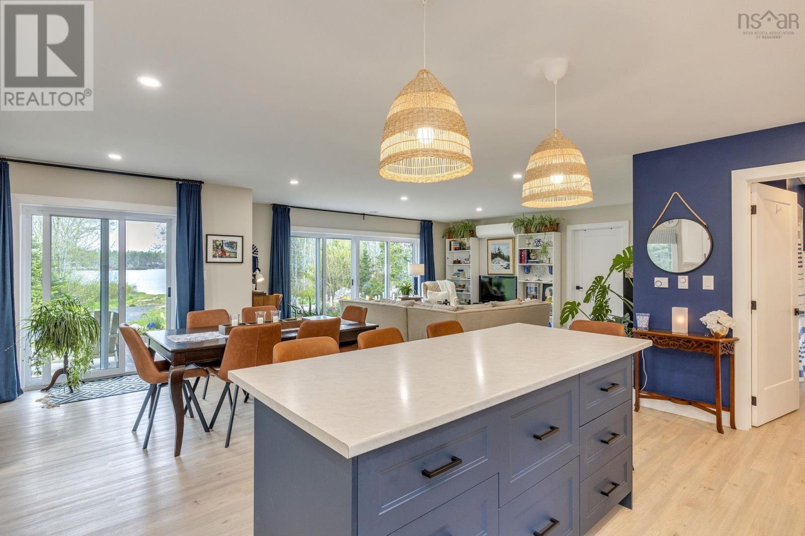 8 Alexander Avenue - 11