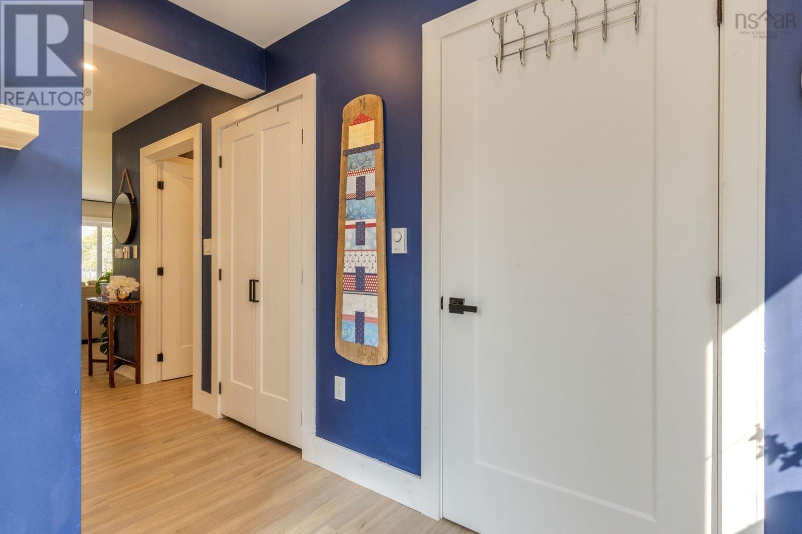 8 Alexander Avenue - 22