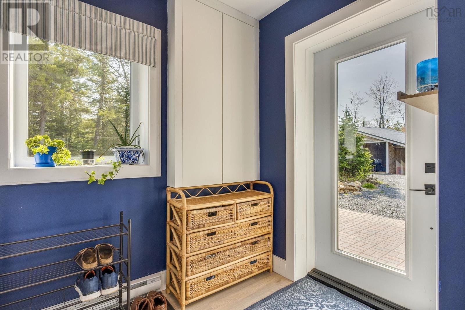 8 Alexander Avenue - 21