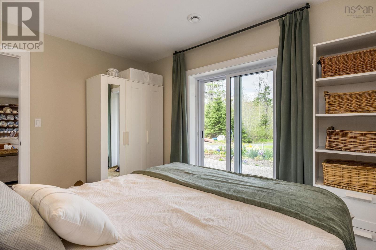 8 Alexander Avenue - 18