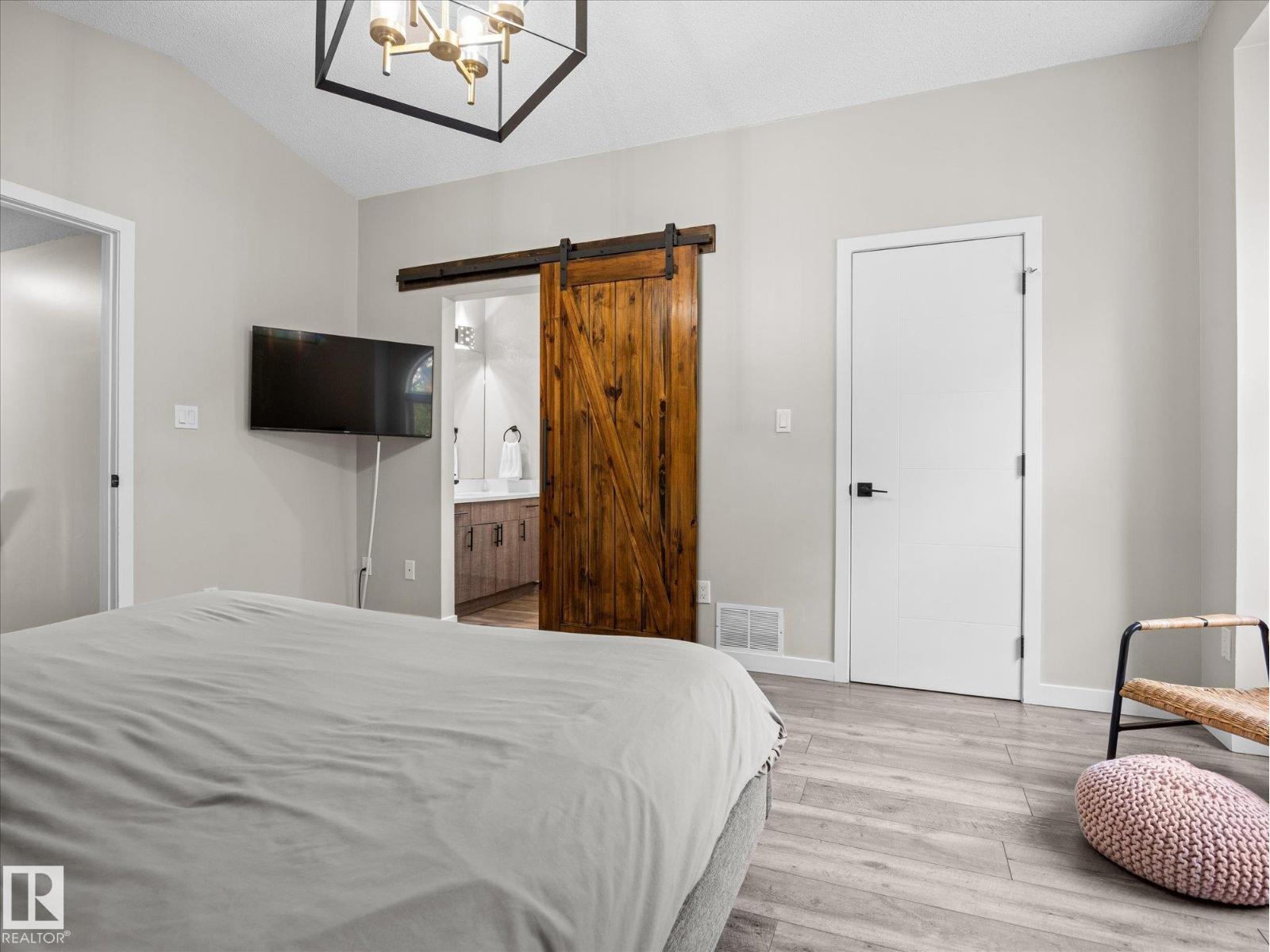 10109 80 ST NW - 17