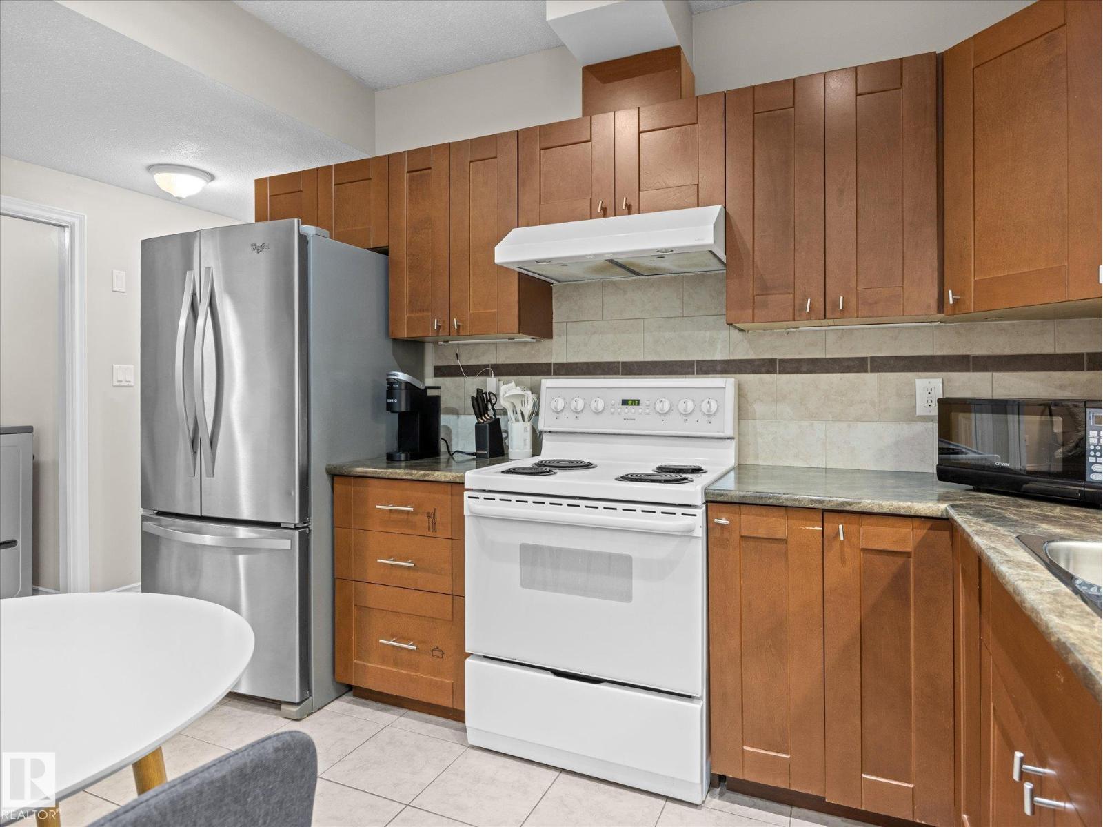 10109 80 ST NW - 25