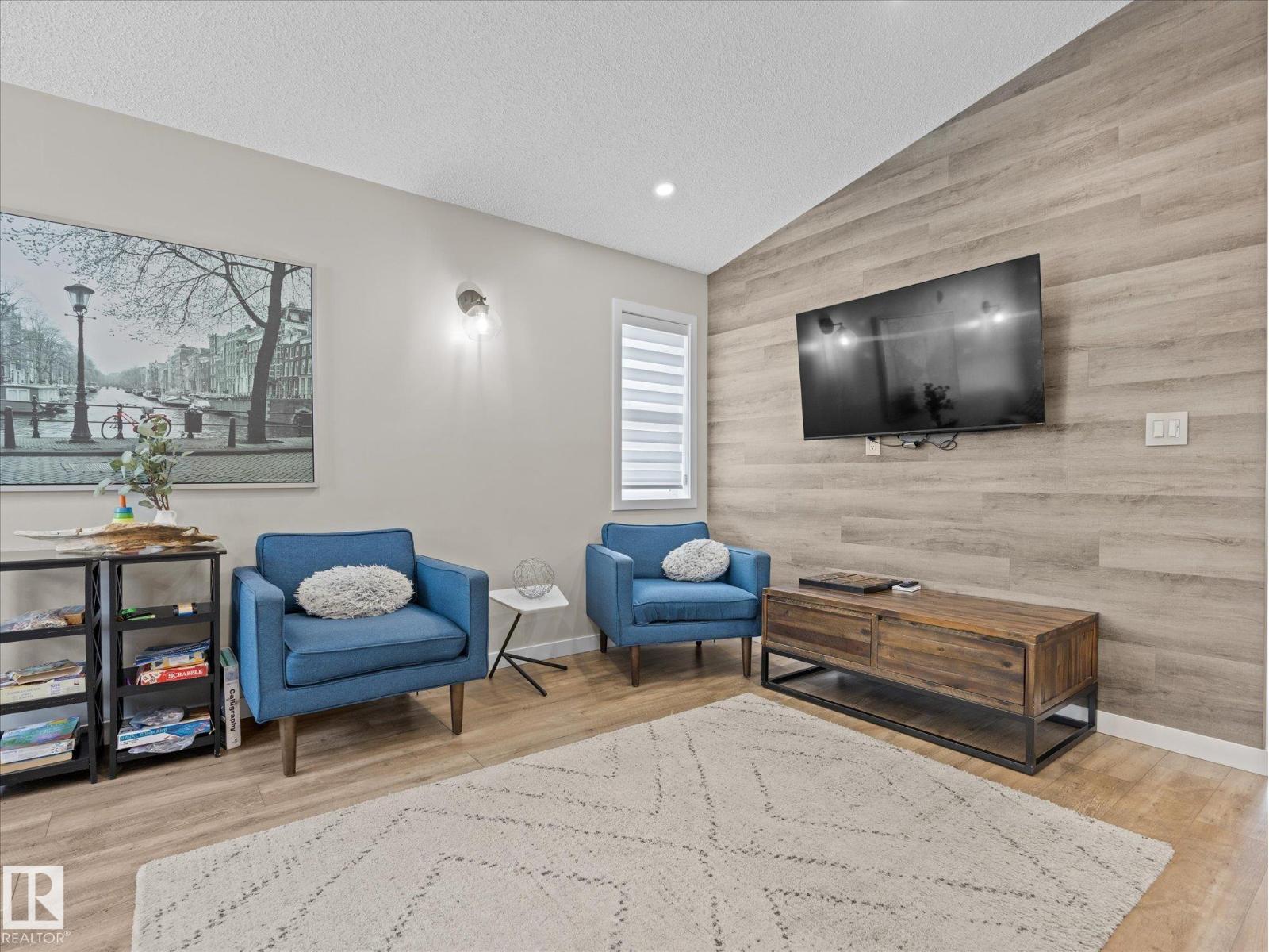 10109 80 ST NW - 5