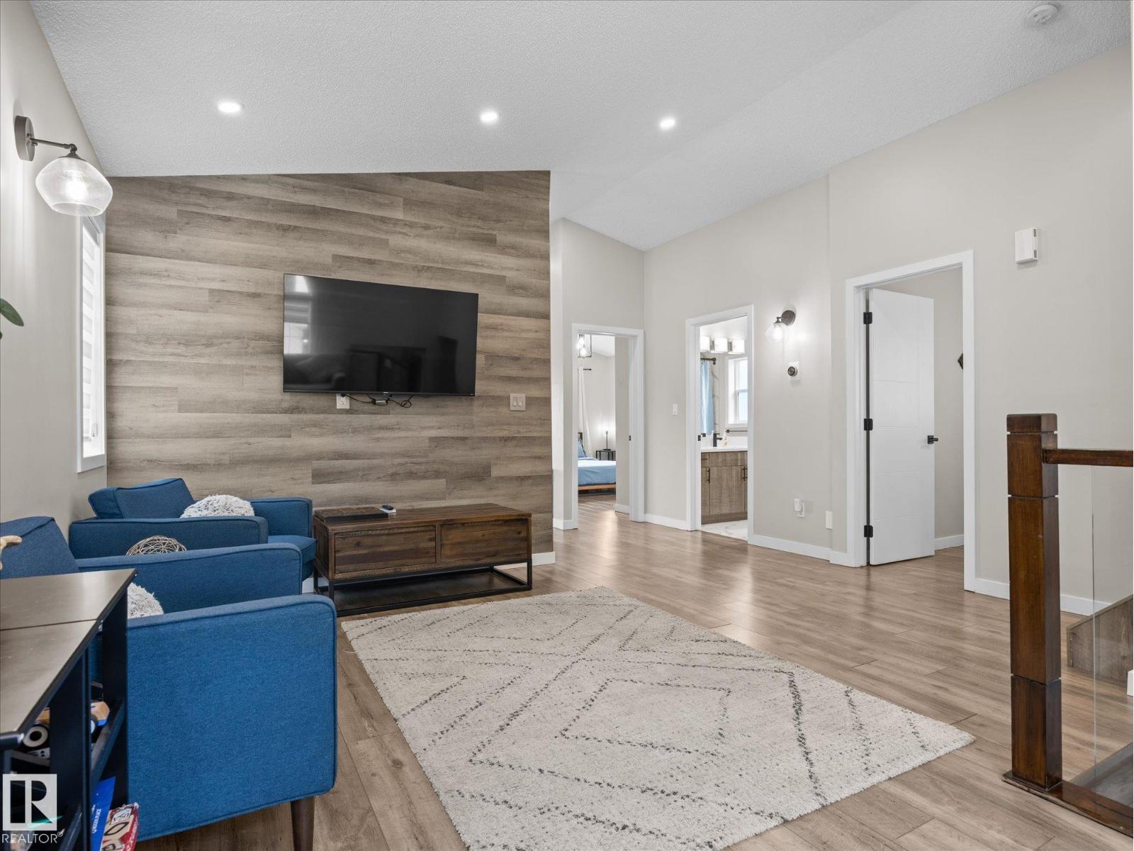 10109 80 ST NW - 4
