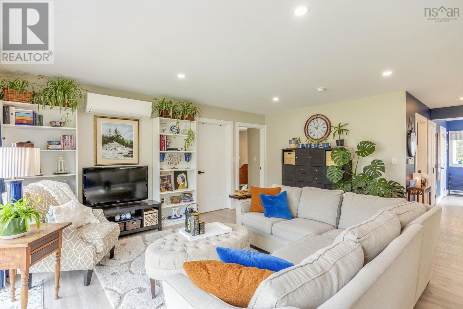8 Alexander Avenue - 13
