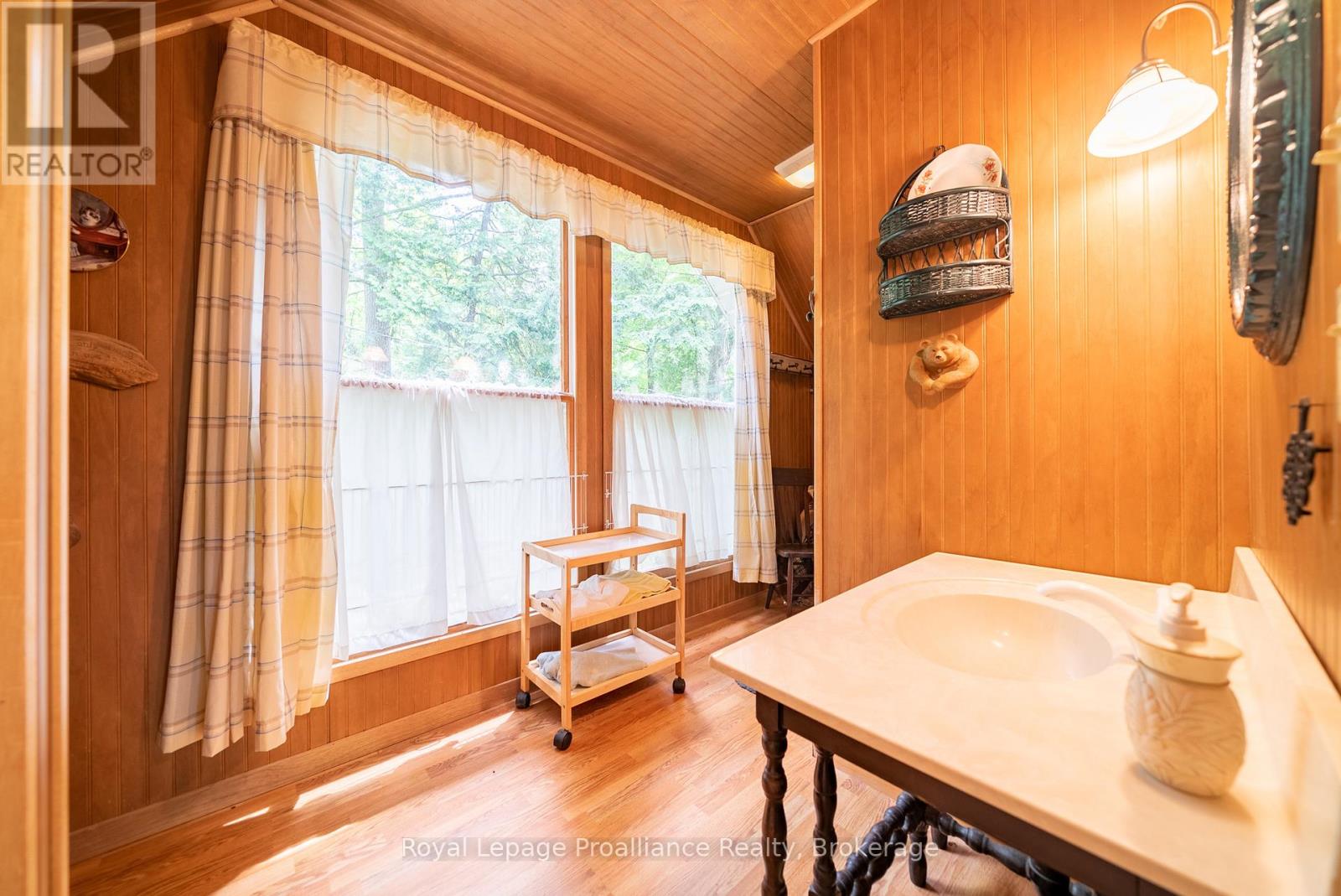 1117A TWIN PINE LANE - 12