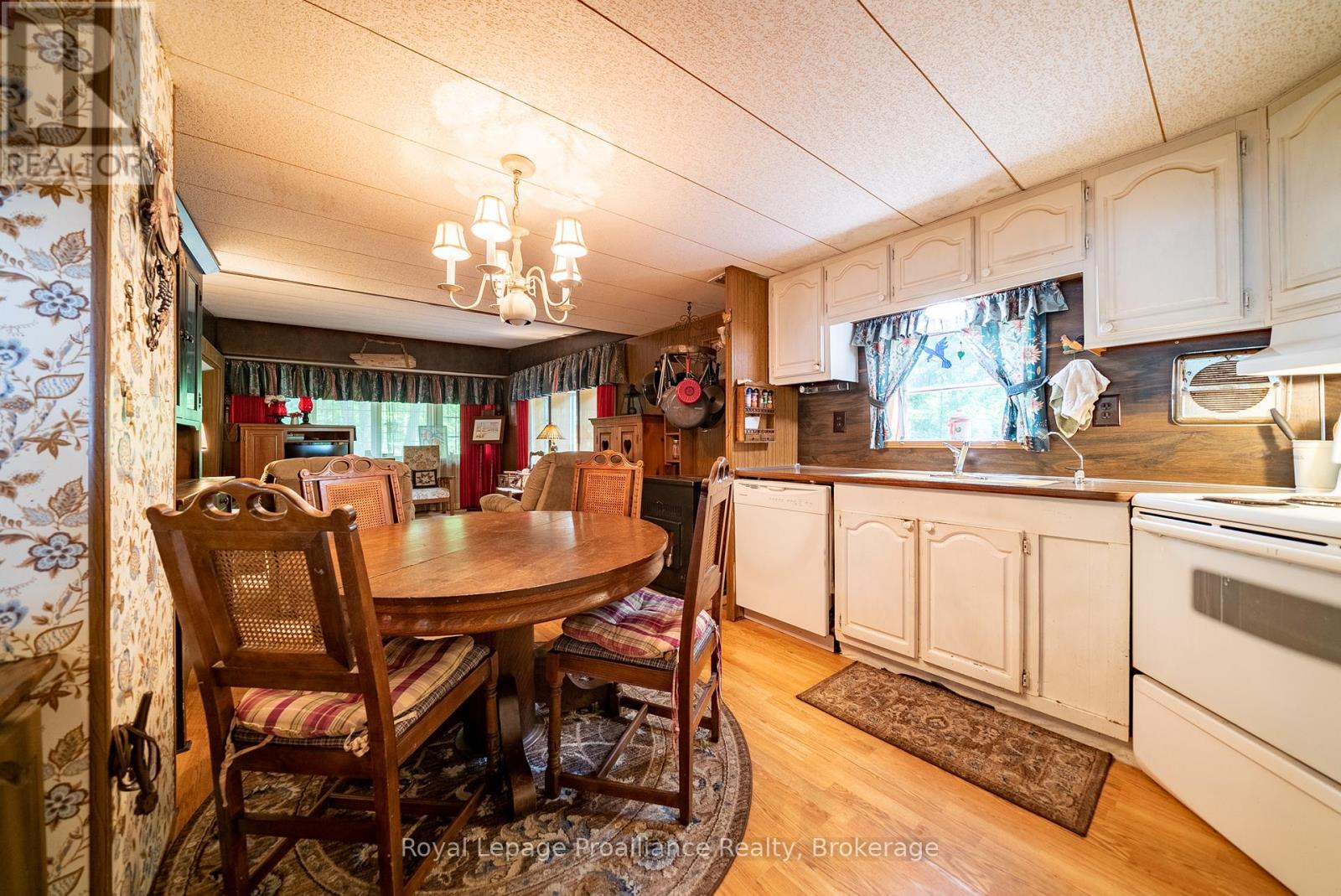1117A TWIN PINE LANE - 17
