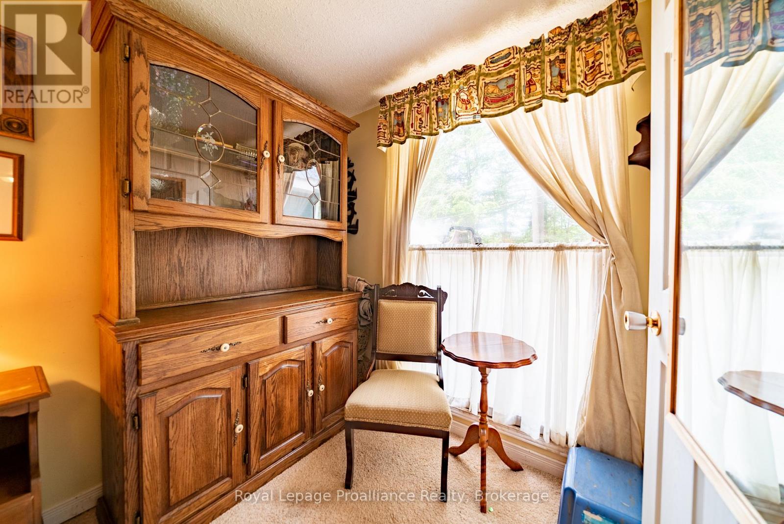 1117A TWIN PINE LANE - 23