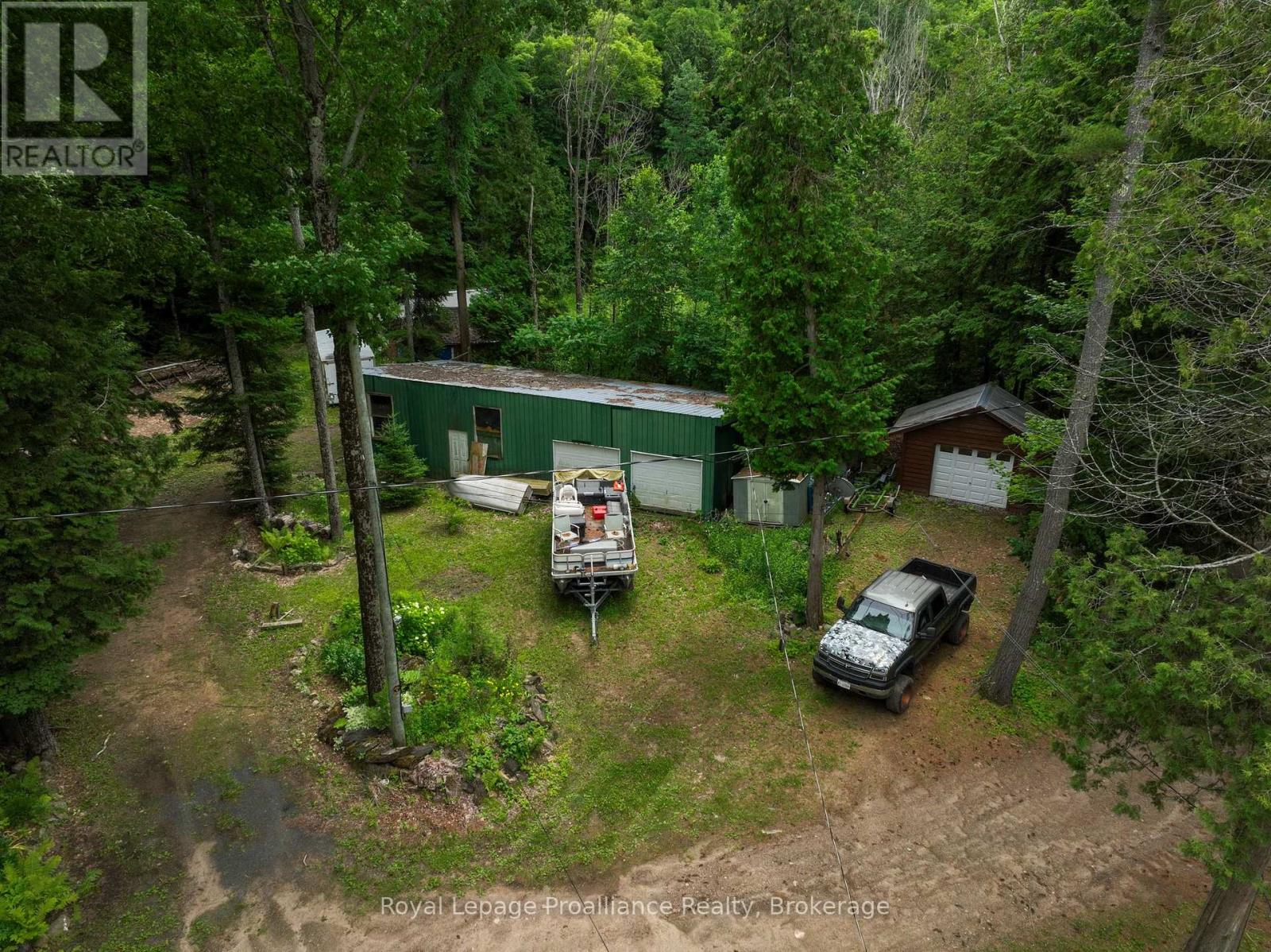 1117A TWIN PINE LANE - 38
