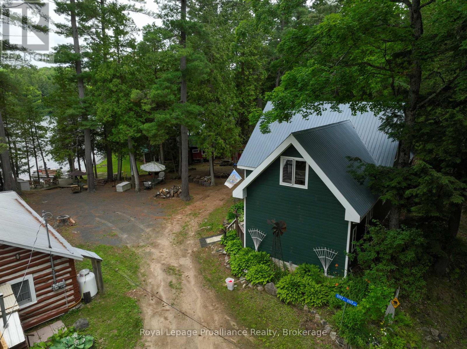 1117A TWIN PINE LANE - 42