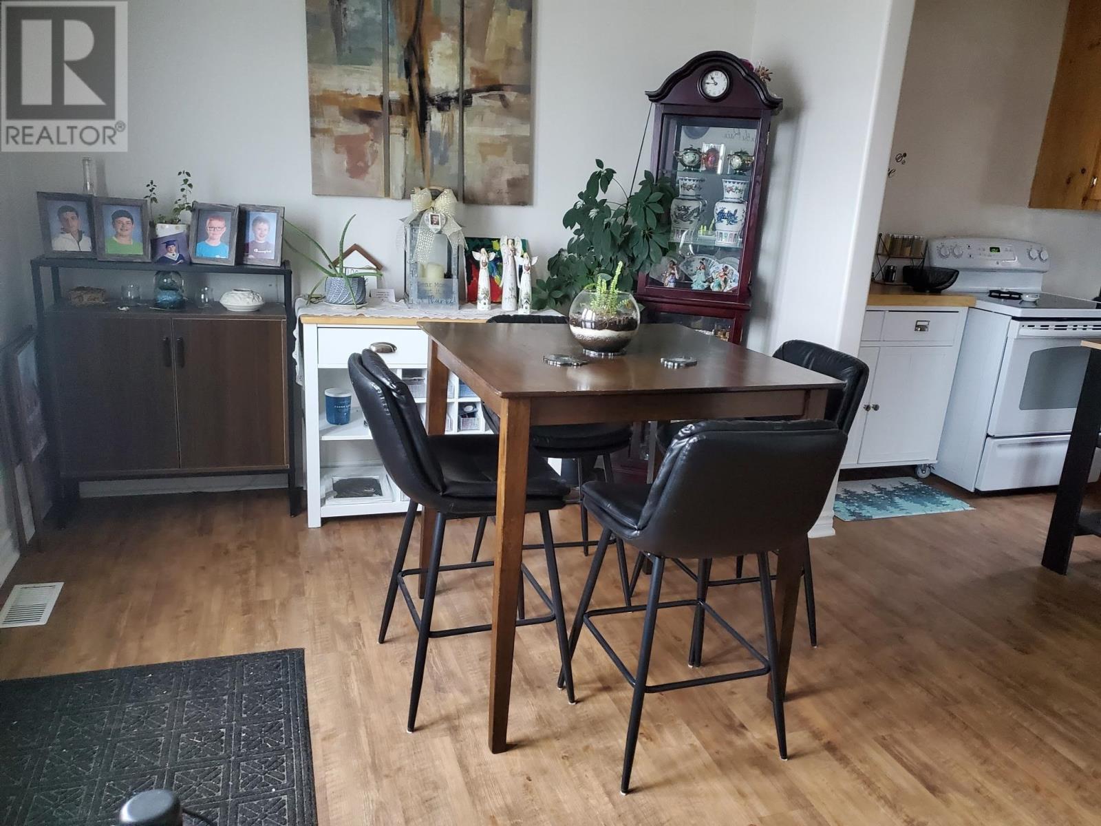 7 Essa Place - 10