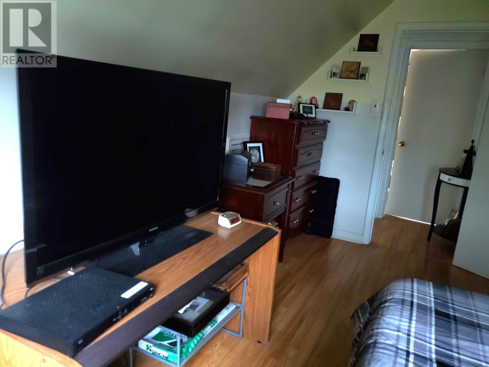 7 Essa Place - 23