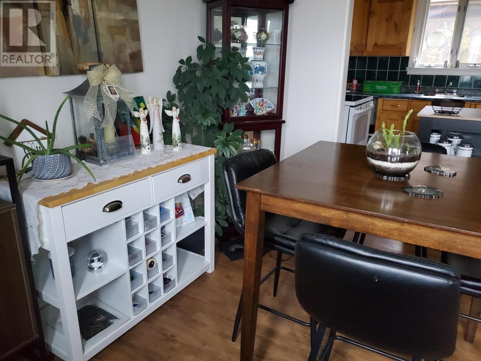 7 Essa Place - 11