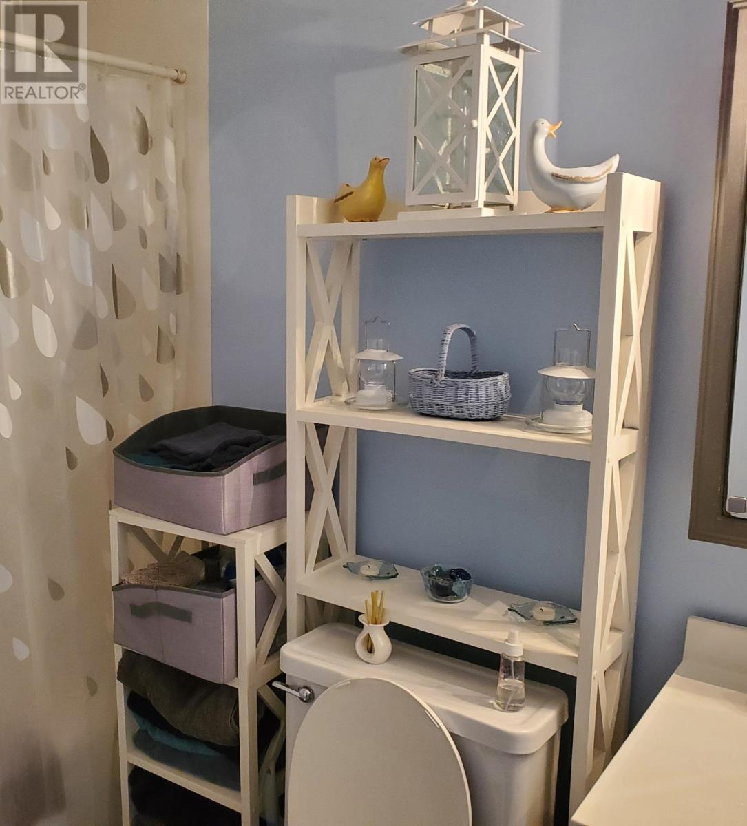 7 Essa Place - 18