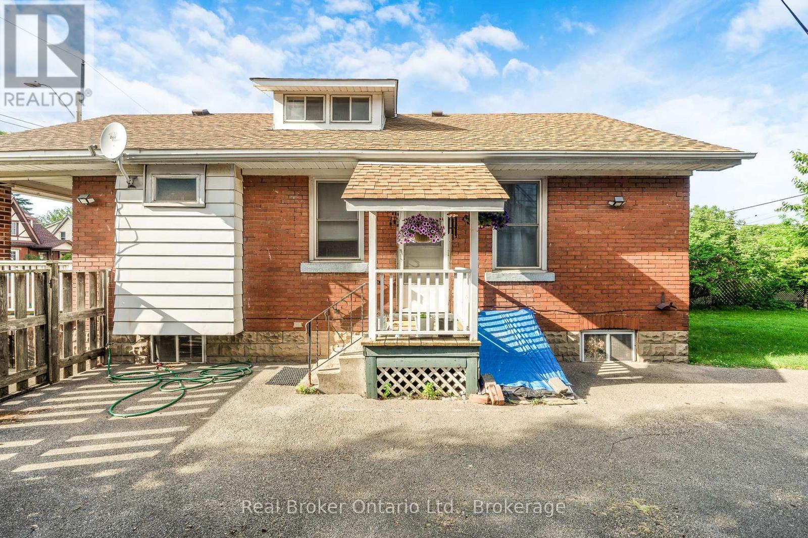 295 KESWICK COURT - 17