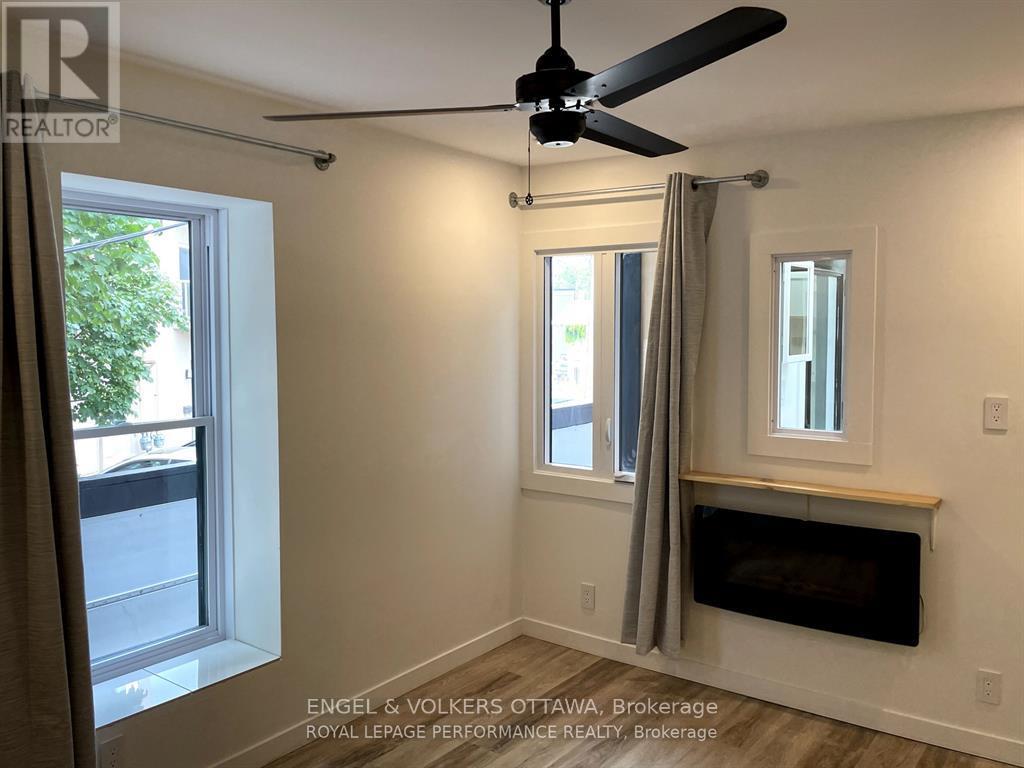 10 SHERBROOKE AVENUE - 14