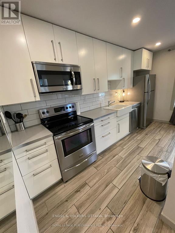 10 SHERBROOKE AVENUE - 21