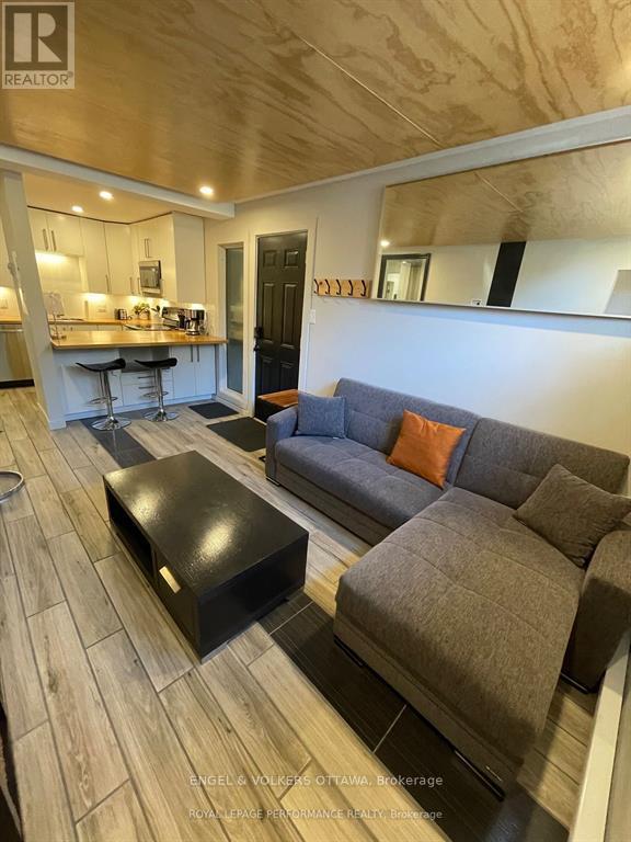 10 SHERBROOKE AVENUE - 5
