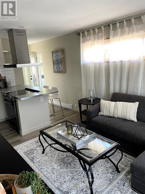 10 SHERBROOKE AVENUE - 8