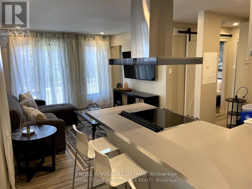 10 SHERBROOKE AVENUE - 9