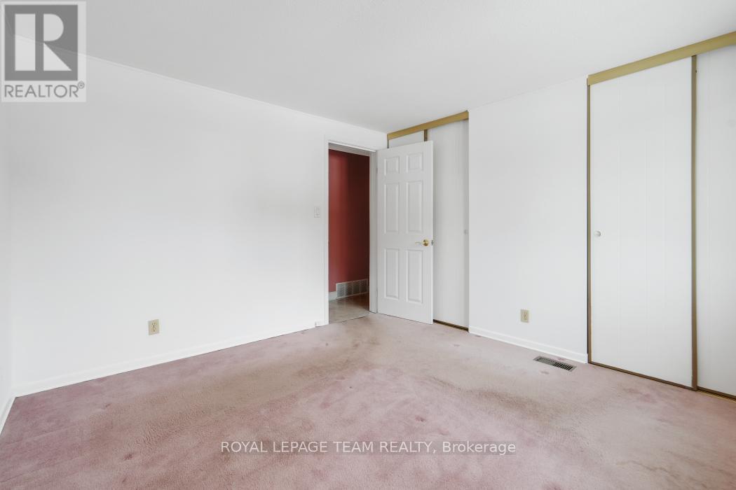 15 OVERLAKE DRIVE - 22