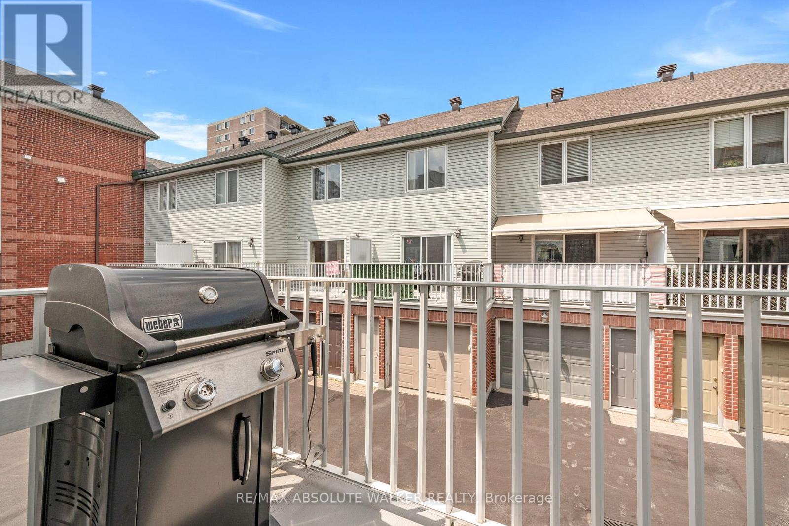 #9 395 BELL STREET - 14