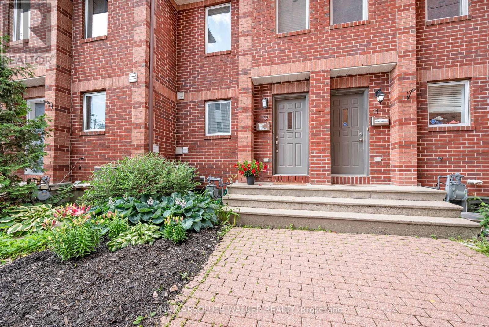 #9 395 BELL STREET - 2