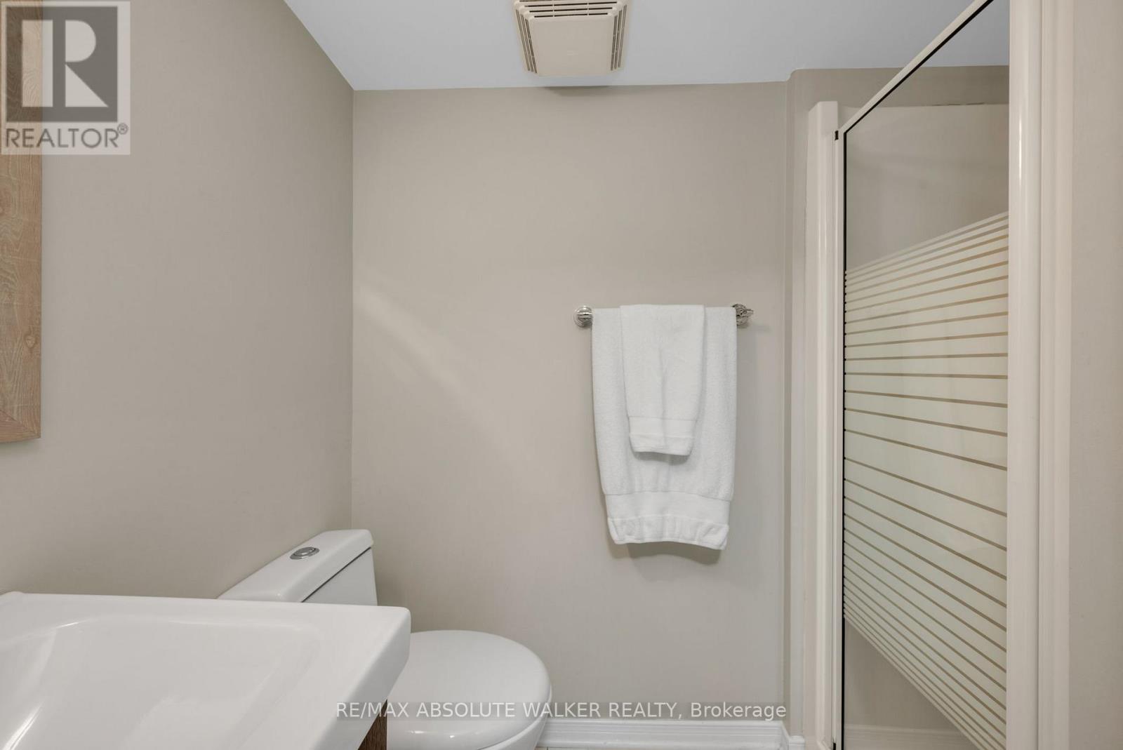 #9 395 BELL STREET - 21