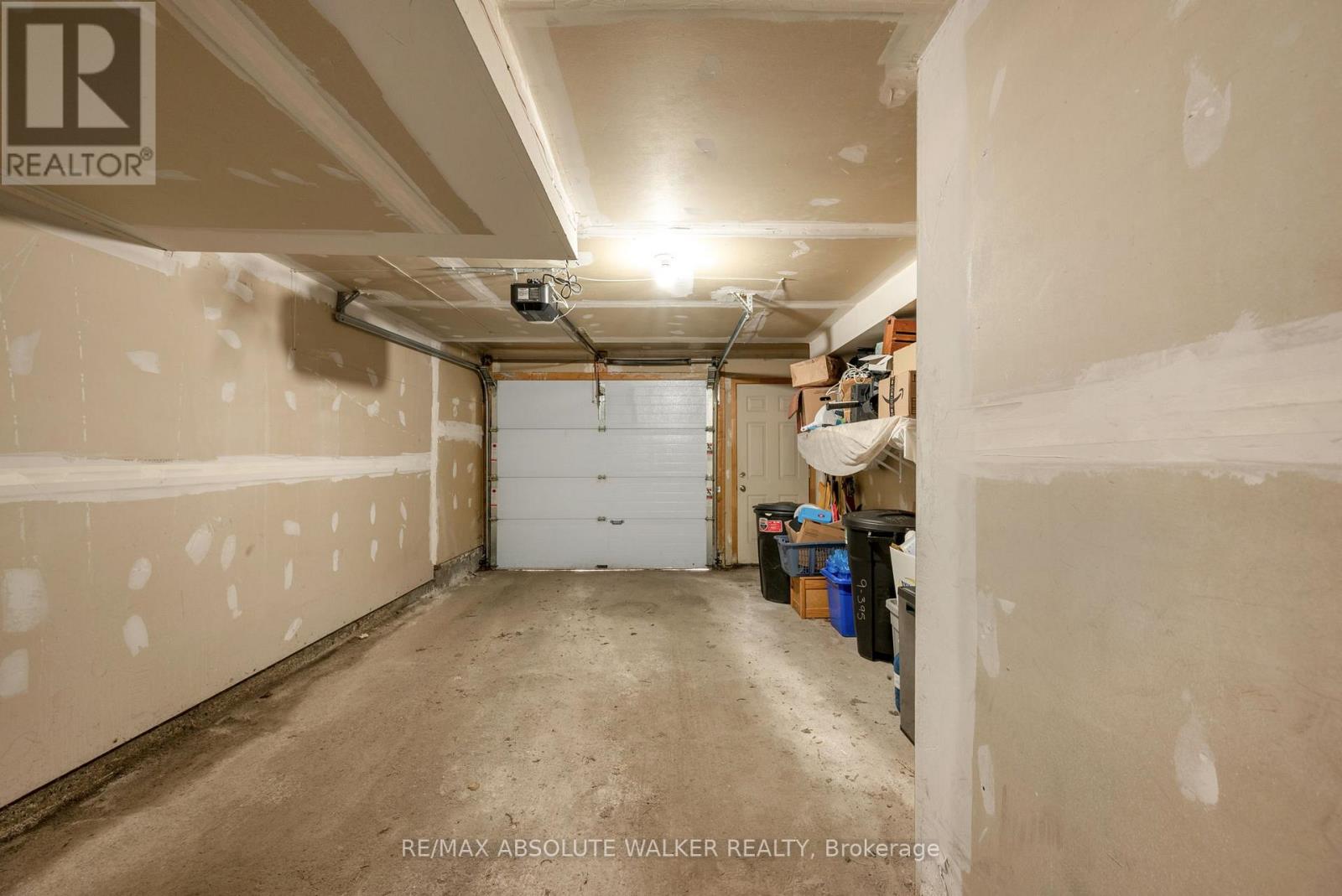 #9 395 BELL STREET - 22