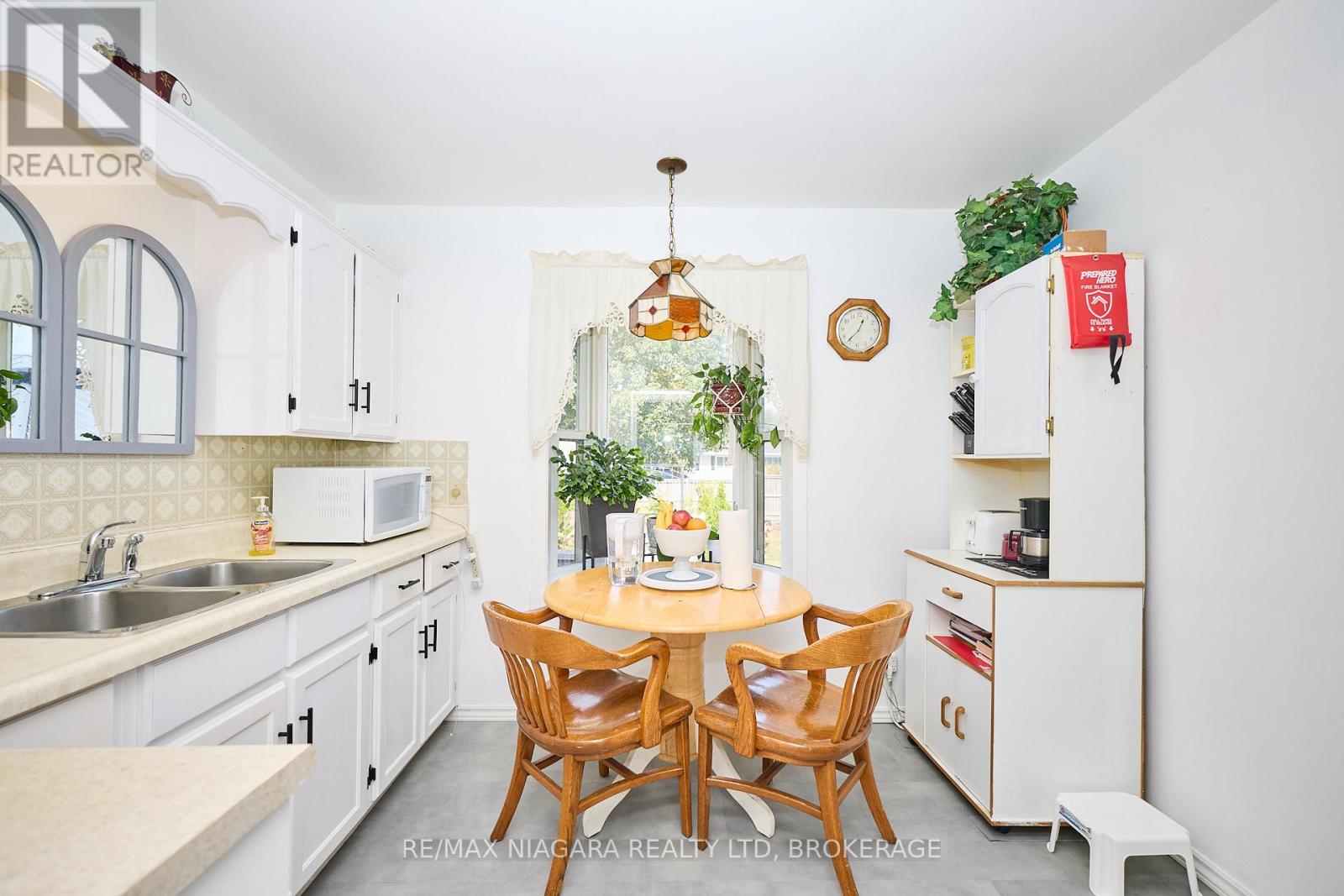 316 BOWEN ROAD - 12