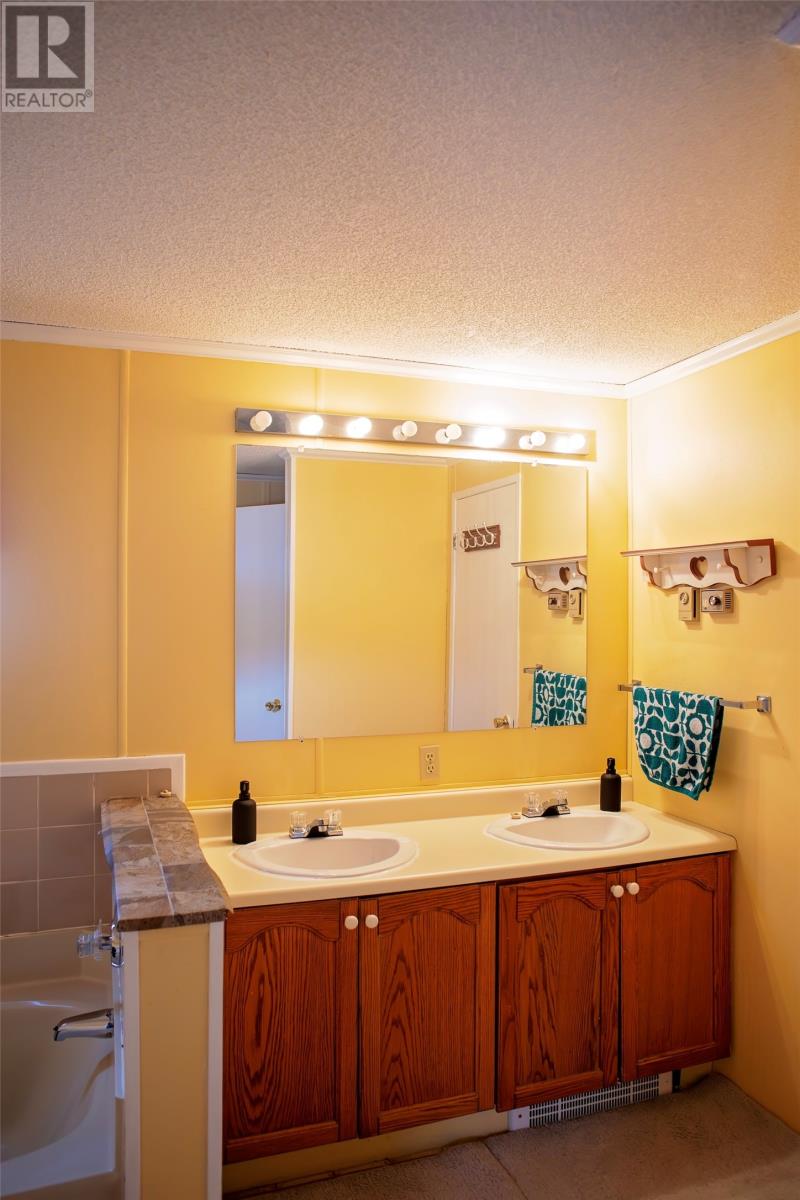 25 Curtiss Avenue - 18