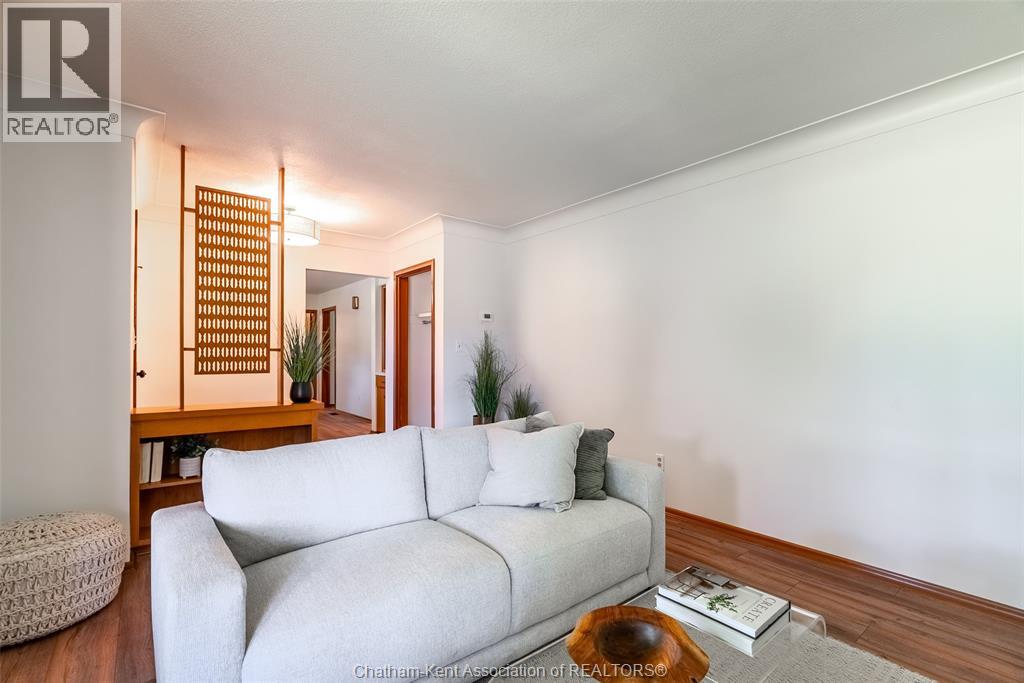 140 Gregory DRIVE East - 10