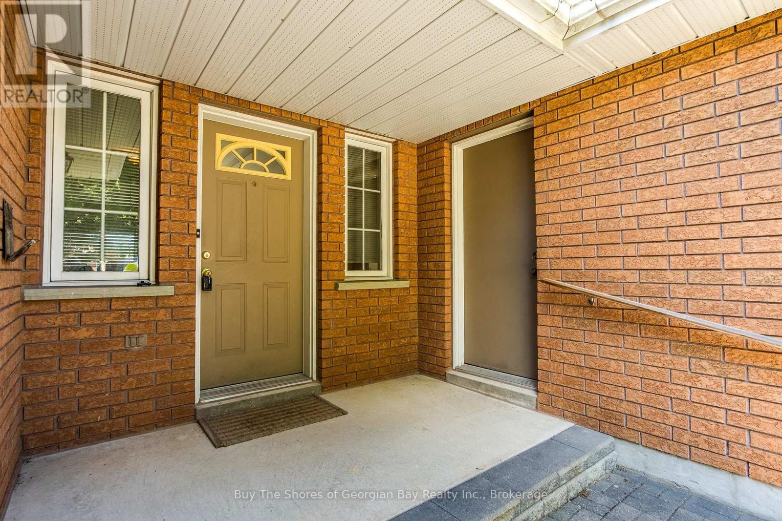 208 MARGARET STREET - 3
