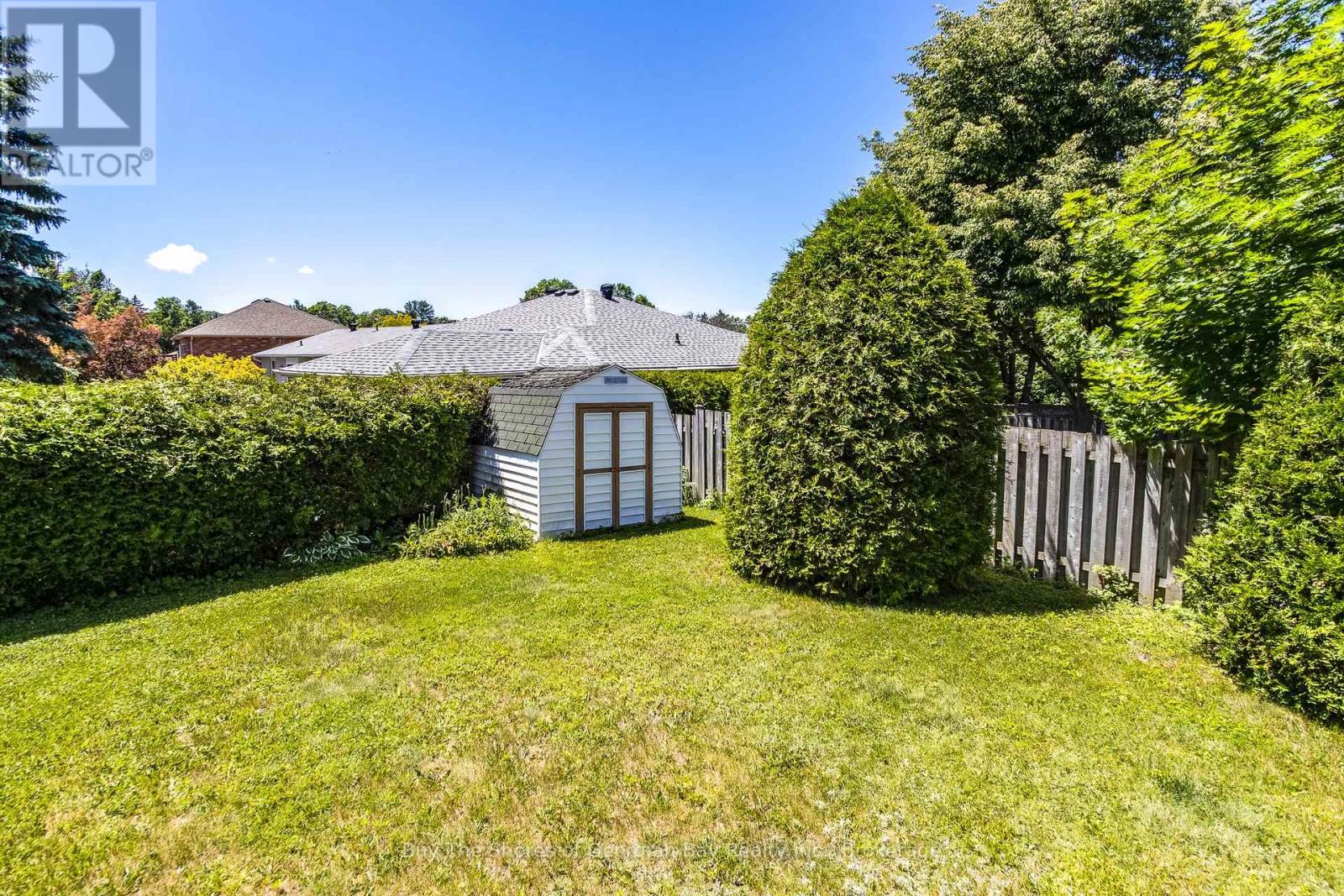 208 MARGARET STREET - 30