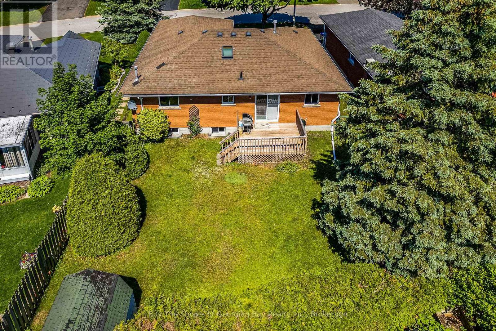 208 MARGARET STREET - 33