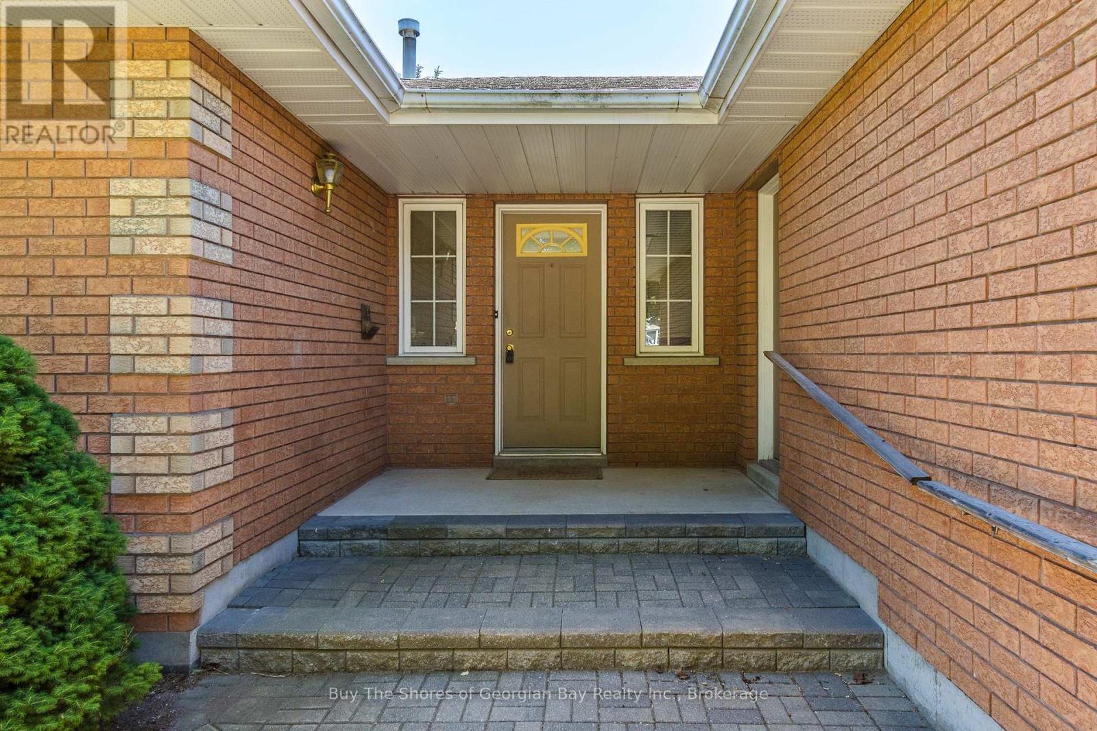 208 MARGARET STREET - 4