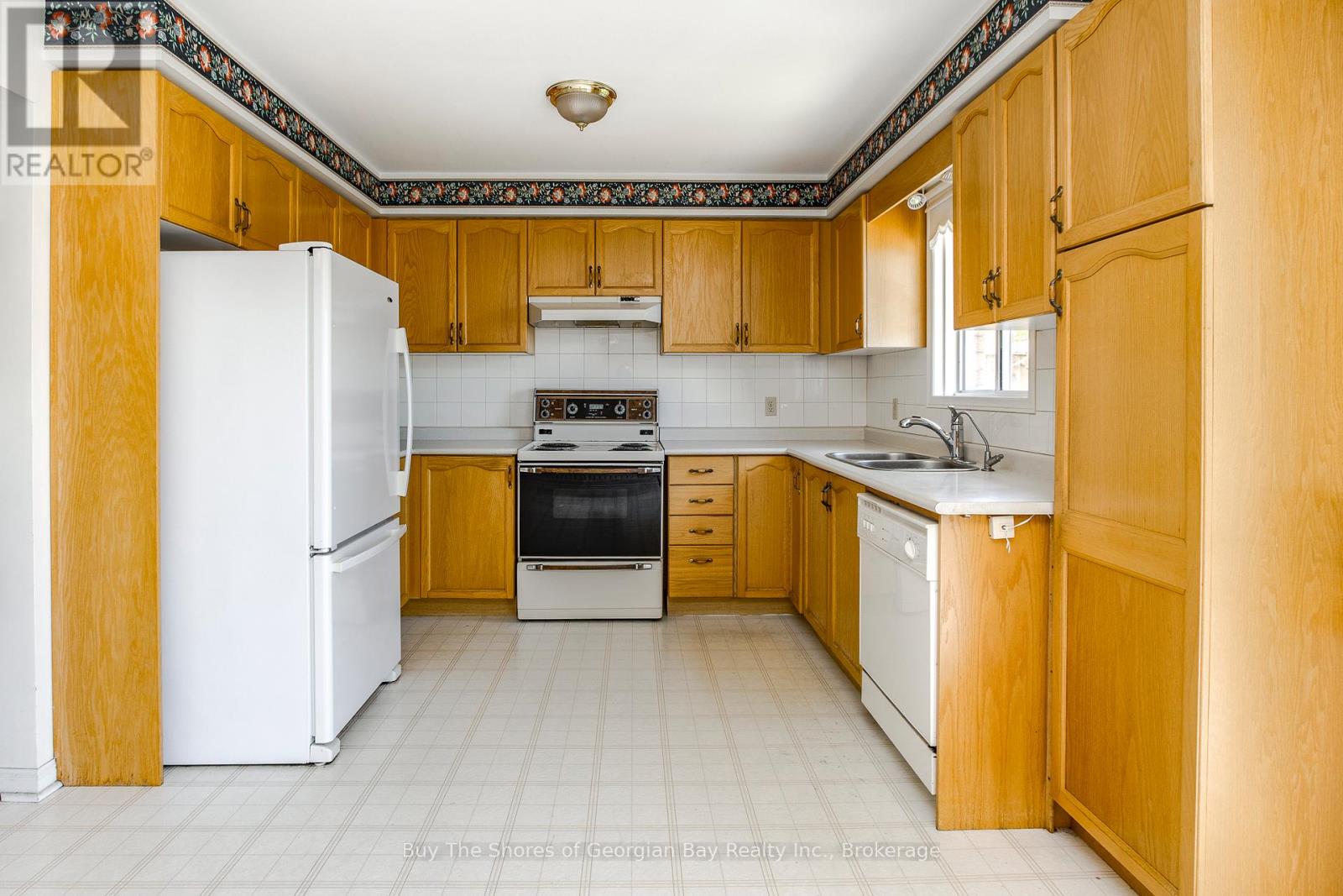 208 MARGARET STREET - 6