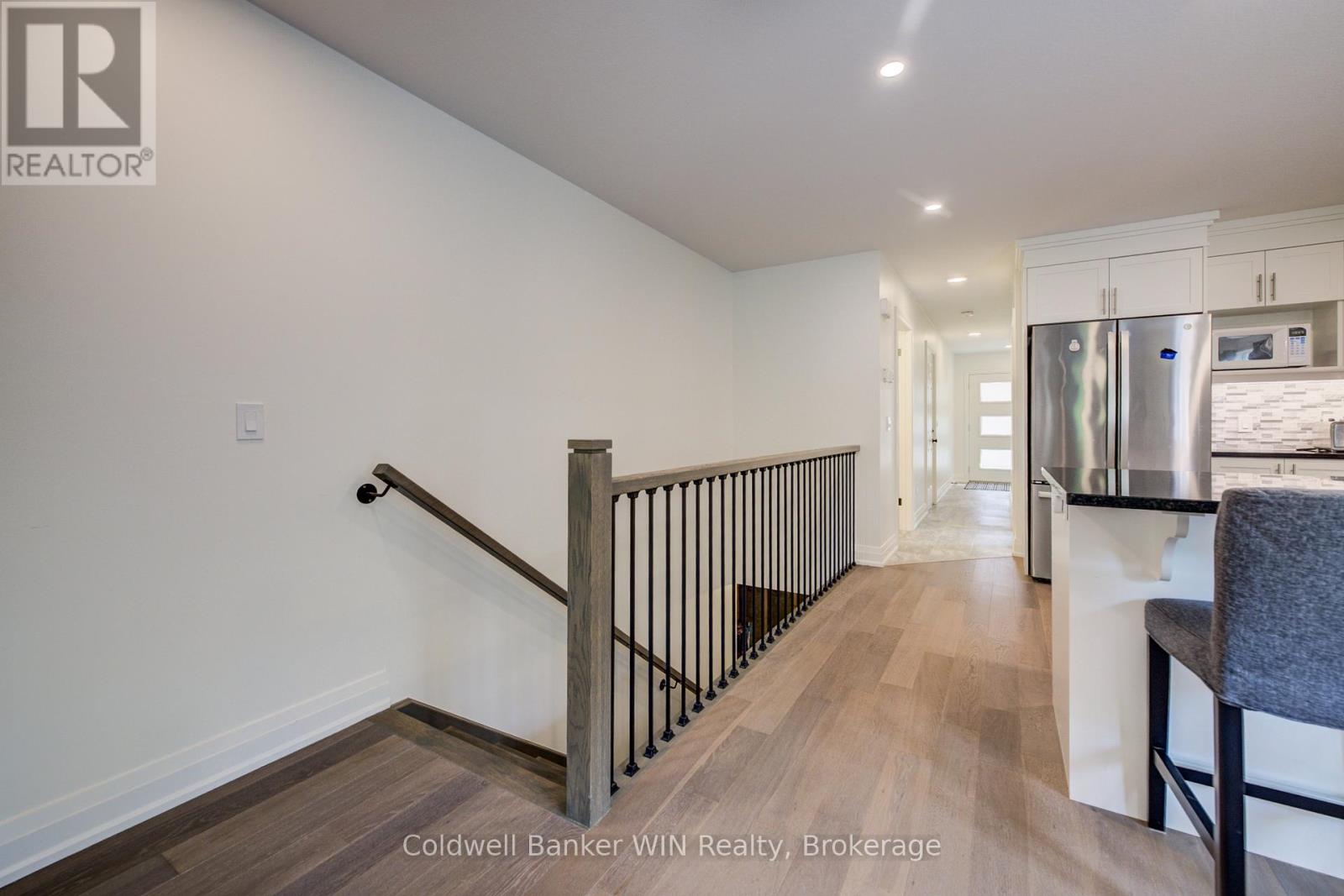247 FERGUS STREET N - 18