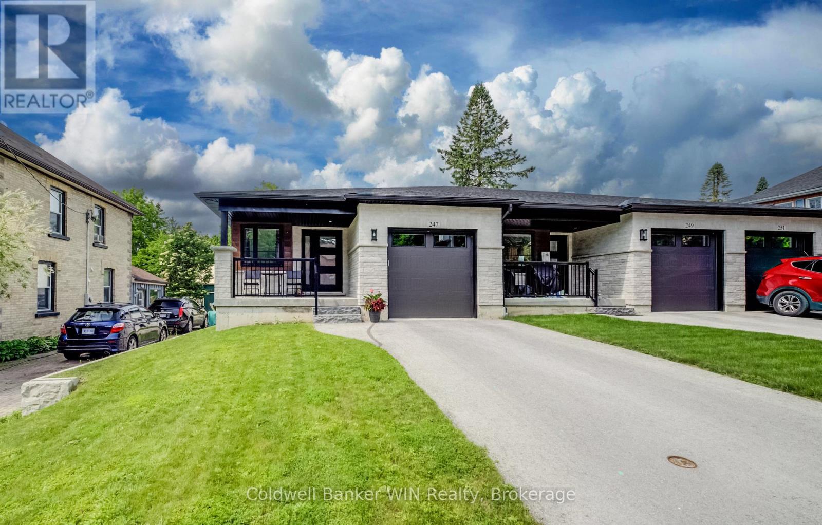 247 FERGUS STREET N - 4