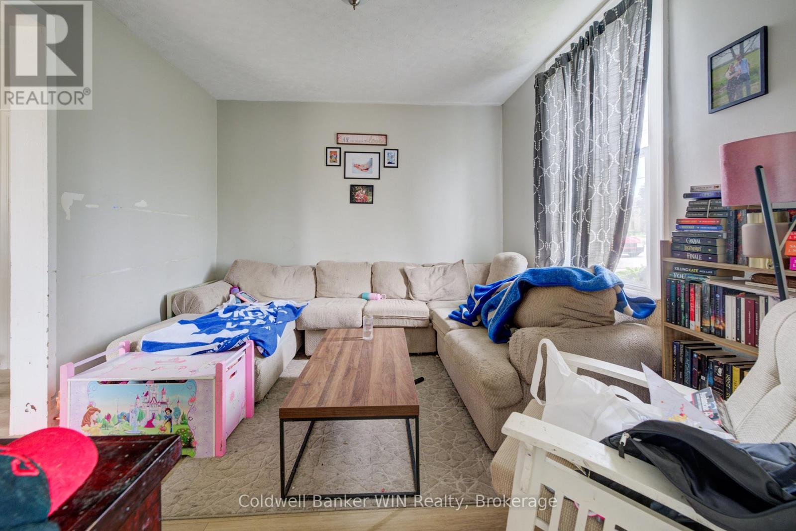 129 ELGIN STREET S - 10