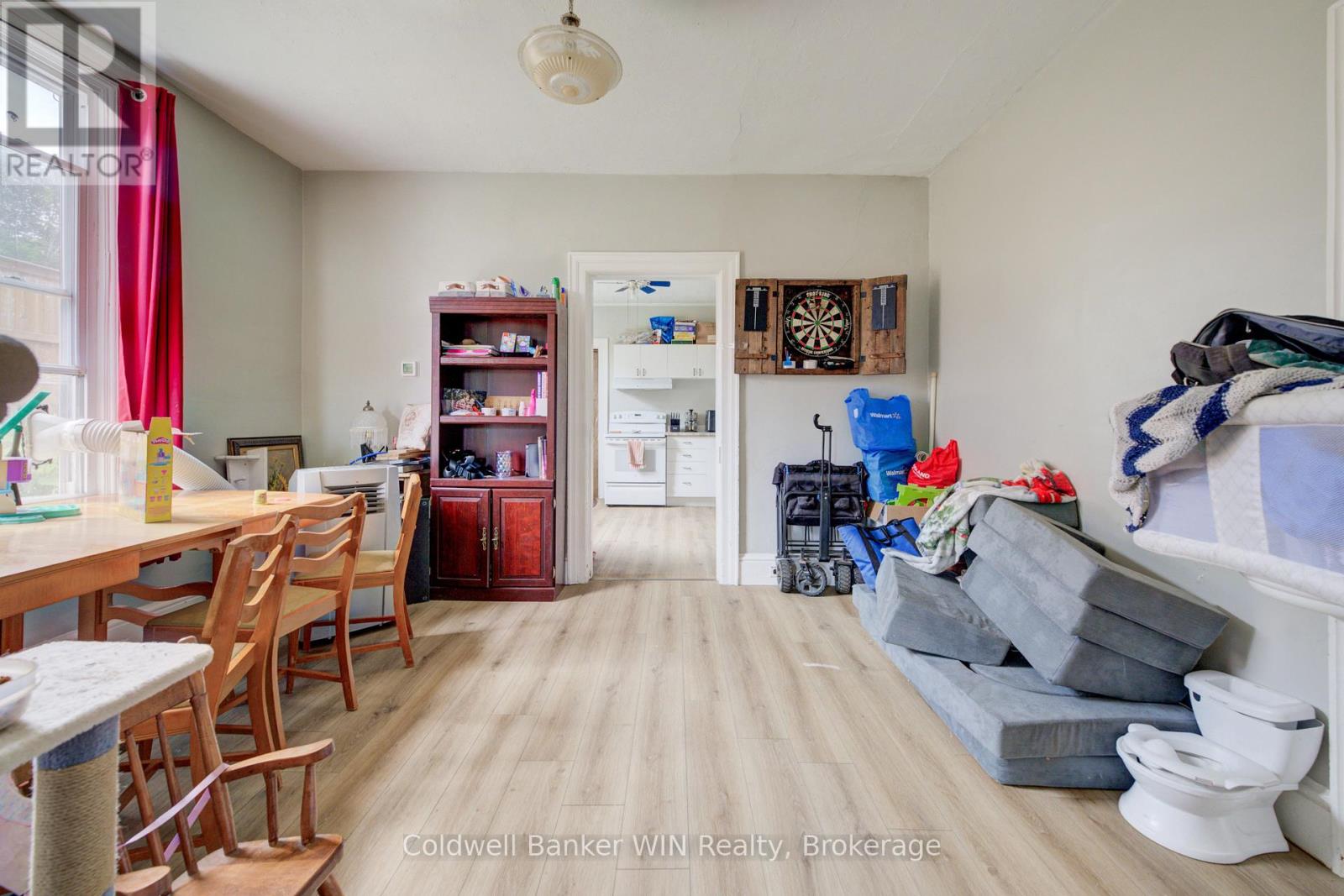 129 ELGIN STREET S - 11
