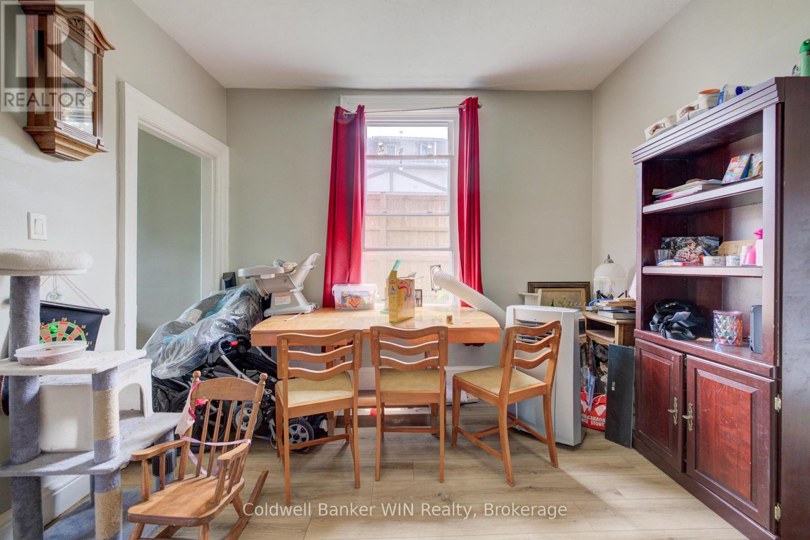 129 ELGIN STREET S - 12