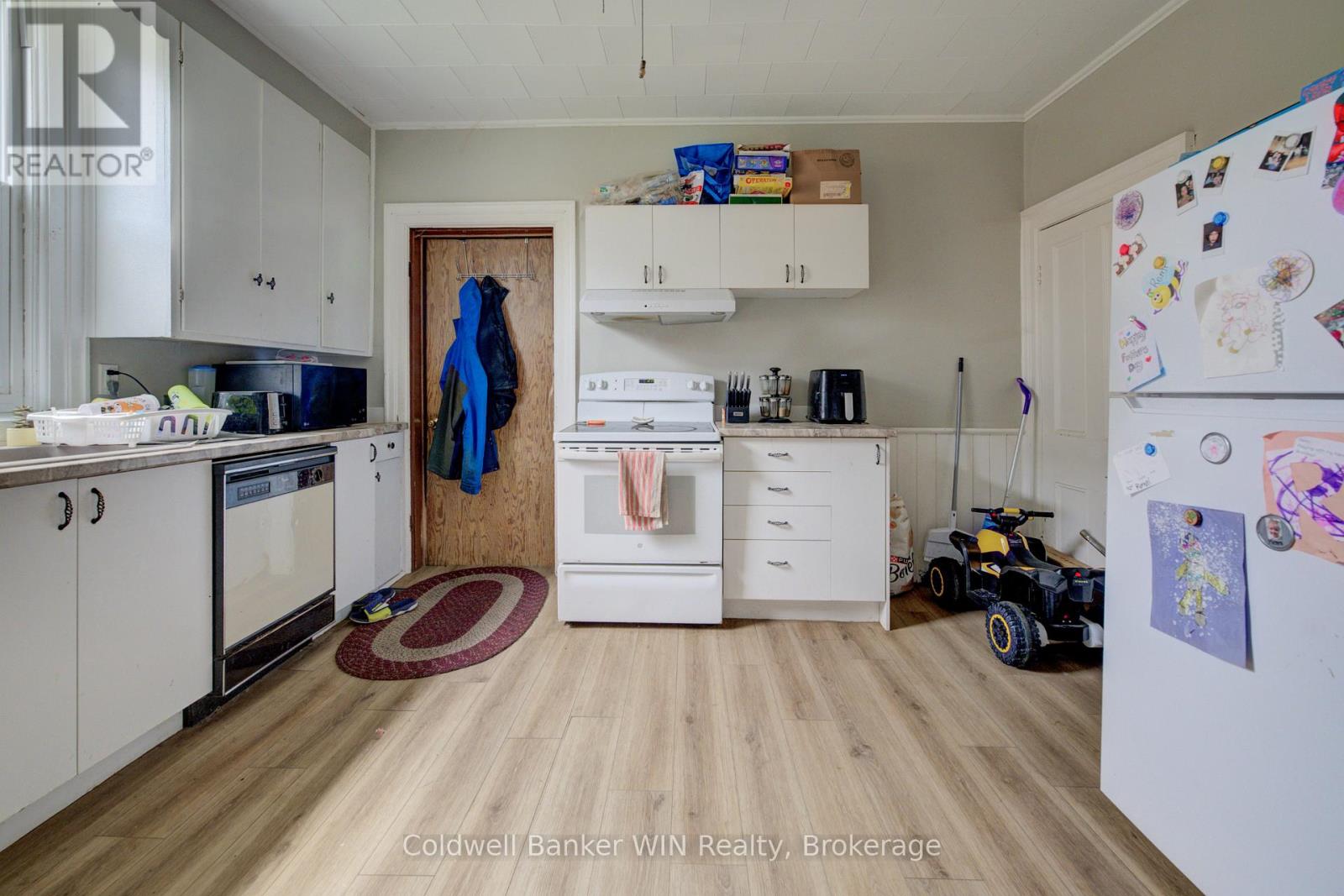 129 ELGIN STREET S - 14