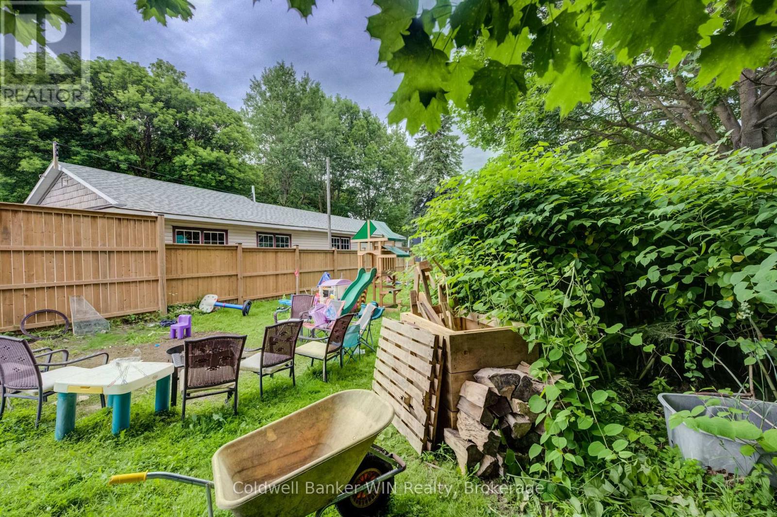 129 ELGIN STREET S - 18