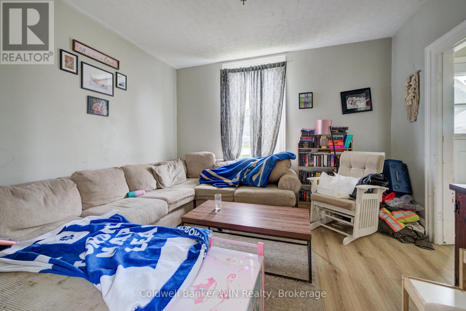 129 ELGIN STREET S - 9