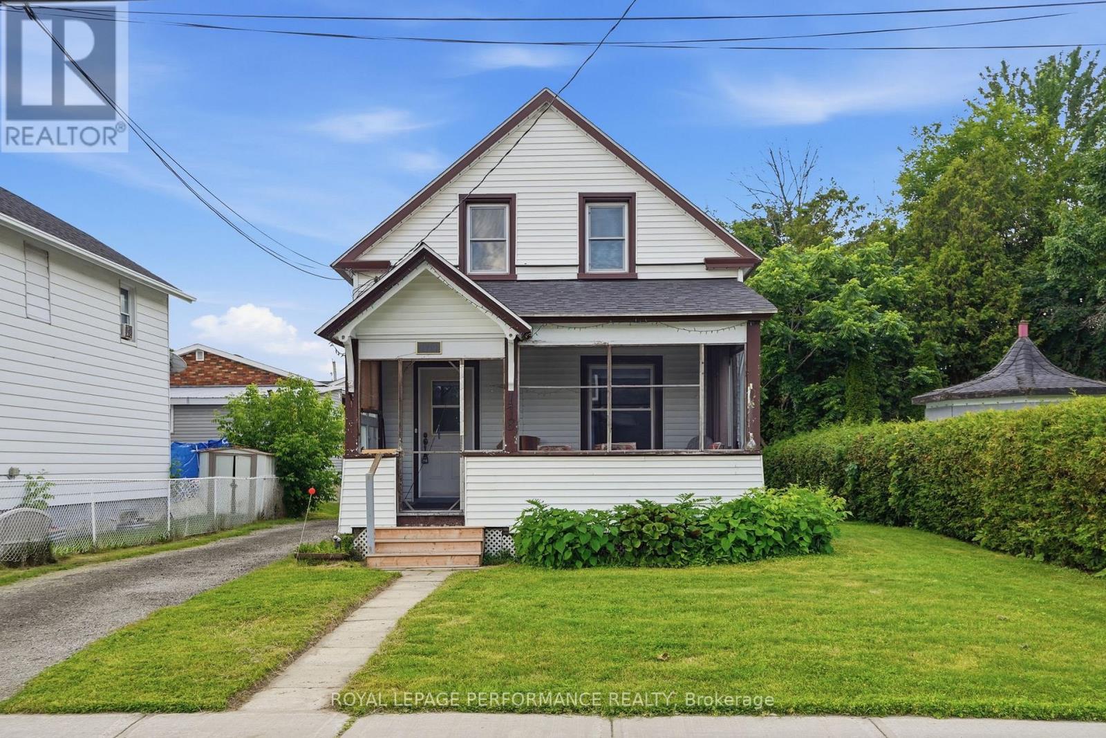 178 NELSON STREET E - 1