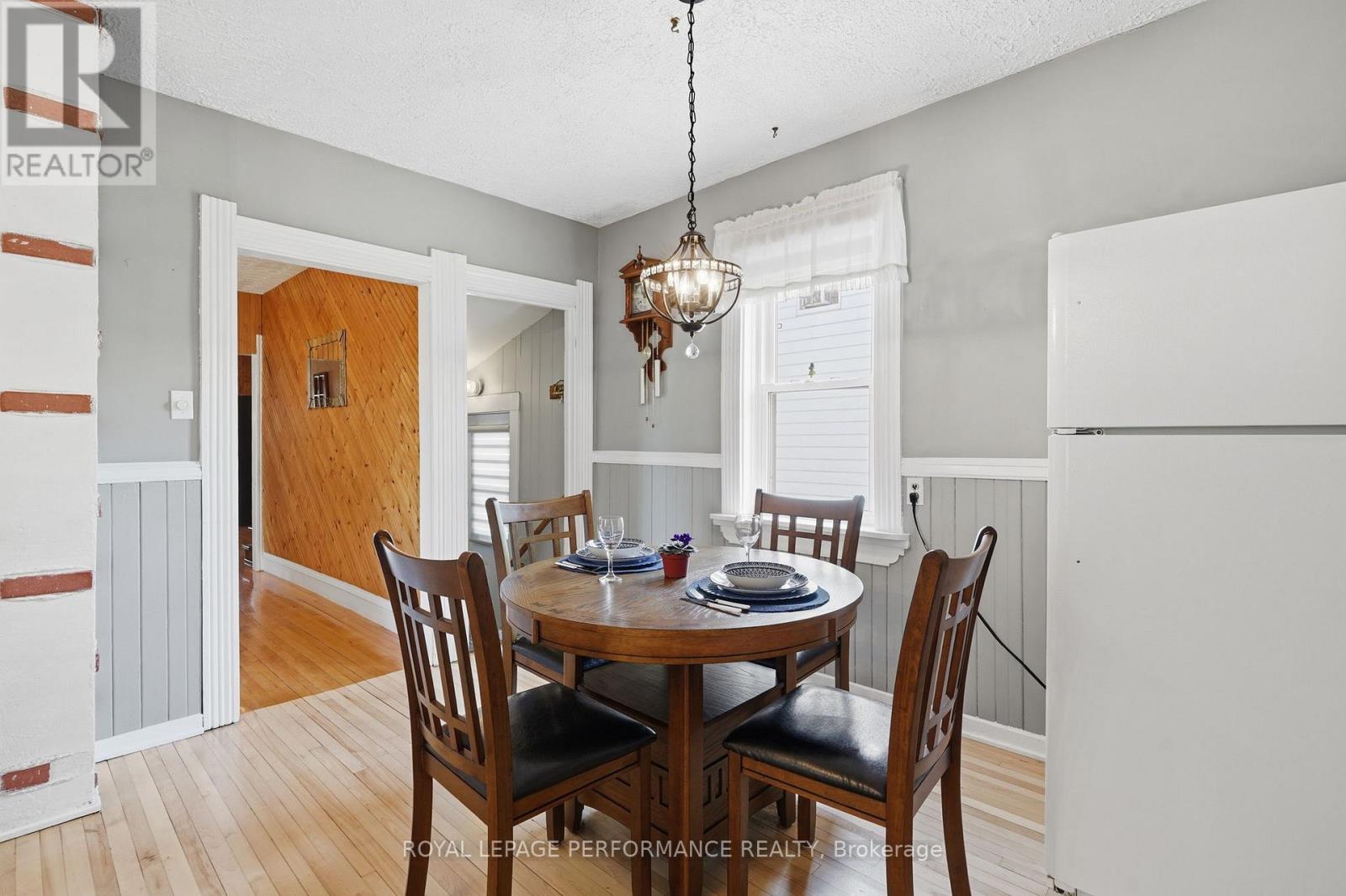 178 NELSON STREET E - 10