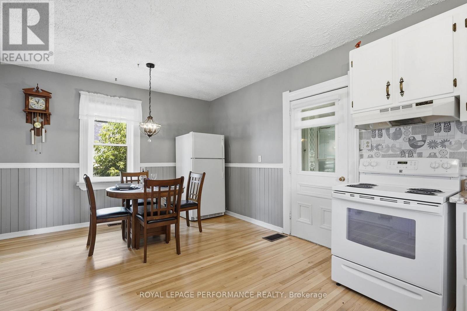 178 NELSON STREET E - 16